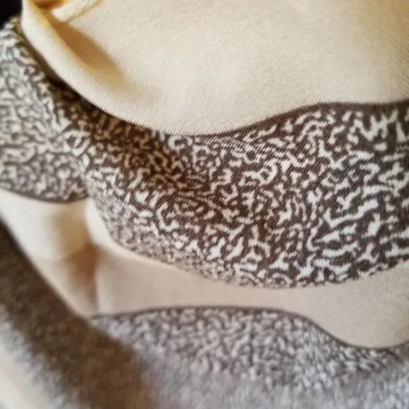 Polyester hair scarf made in Italy 19" square - Picture 3 of 6